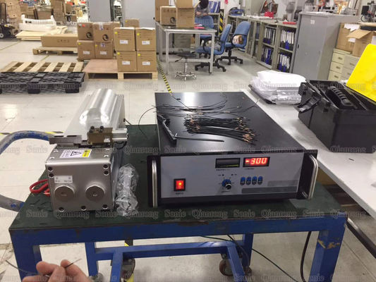 20Khz 4000wの最も新しい超音波技術によって超音波ワイヤー接続機械をはんだ付けするコネクター ターミナル